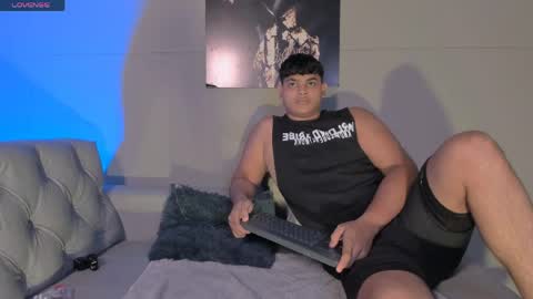 nicol_and_thiago_212 online show from June 5, 10:48 pm