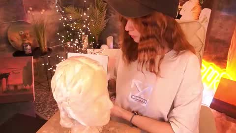 Nicol Moonn online show from January 13, 7:02 am