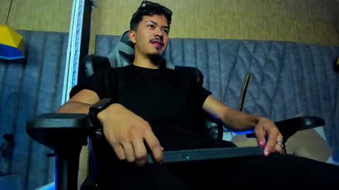 Nicolai online show from February 13, 12:12 pm