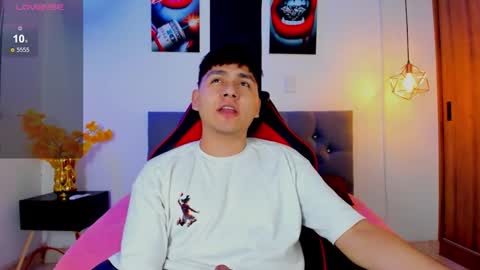 Snapshot of nicolas_james_sc chatting on November 20, 1:44 pm nicolas_james_sc online show from November 20, 1:44 pm