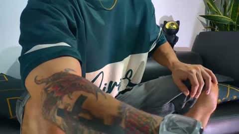 Snapshot of nicolas_veiny chatting on November 11, 7:58 pm Nicolas online show from November 11, 7:58 pm