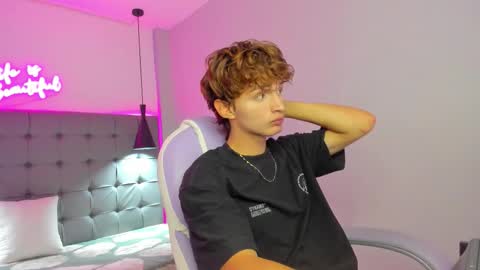 nicolasferrer18 online show from November 1, 7:27 pm