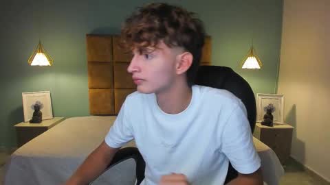 nicolasferrer18 online show from November 15, 7:21 pm