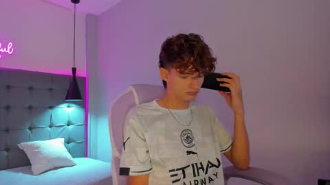 nicolasferrer18 online show from November 25, 7:25 pm