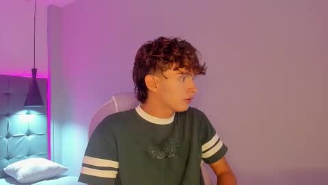 nicolasferrer18 online show from November 28, 7:27 pm