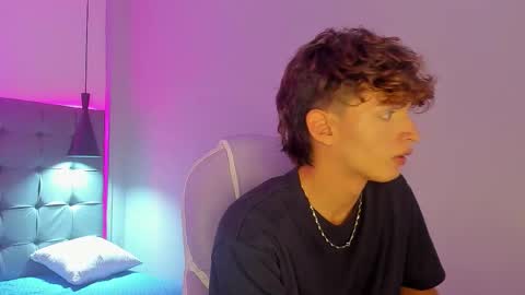 nicolasferrer18 online show from November 30, 7:18 pm