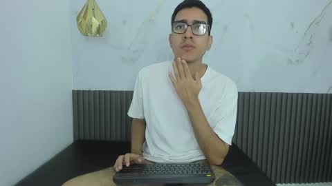 nicolasfine online show from January 10, 12:07 pm