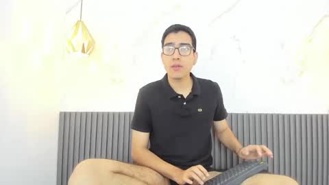 nicolasfine online show from January 14, 11:49 am