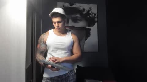 Snapshot of nicolasmuscle chatting on February 11, 4:45 pm Andres online show from February 11, 4:45 pm