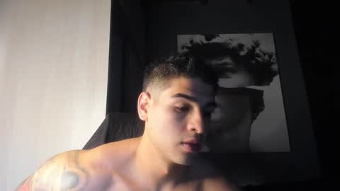 Snapshot of nicolasmuscle chatting on February 14, 4:37 pm Andres online show from February 14, 4:37 pm