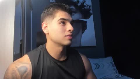 Snapshot of nicolasmuscle chatting on February 23, 10:18 pm Andres online show from February 23, 10:18 pm