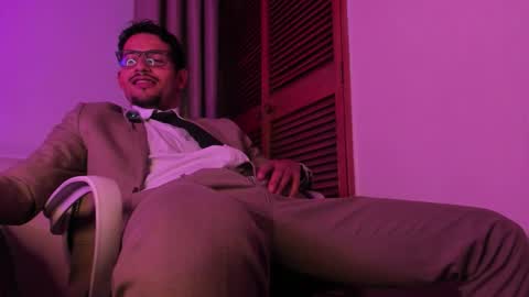 nicolasrodrii online show from February 18, 9:55 pm