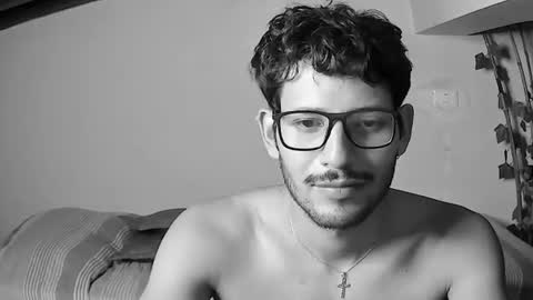 nicolasrodrii online show from June 25, 5:12 am