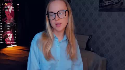 Nicoletta online show from October 12, 4:17 pm