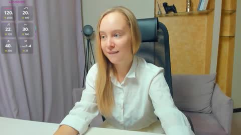 Nicoletta online show from November 22, 7:35 pm