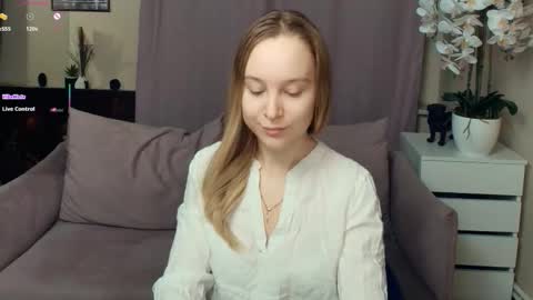 Nicoletta online show from January 15, 7:06 pm