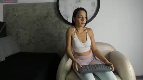 Snapshot of nicole2507 chatting on November 21, 11:42 am Nicole online show from November 21, 11:42 am