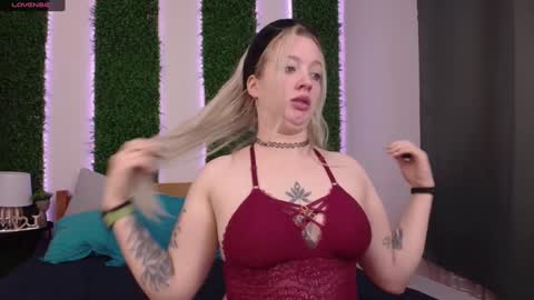 Nicole online show from January 19, 7:15 am