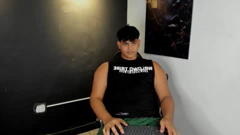 nicole_and_thiago1 online show from March 11, 9:32 pm