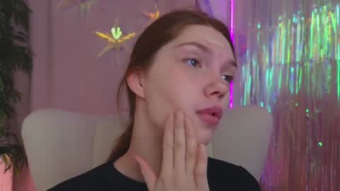 Nicole online show from December 22, 9:20 pm