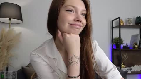 Nicole online show from September 18, 1:24 pm