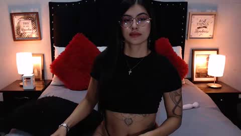 Snapshot of nicole_duran3095 chatting on December 15, 10:07 am Nick online show from December 15, 10:07 am