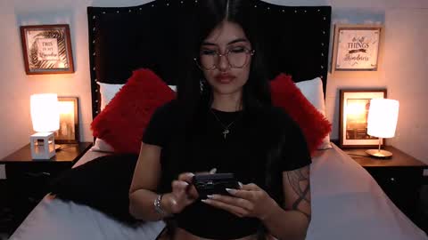 Snapshot of nicole_duran3095 chatting on December 16, 9:03 am Nick online show from December 16, 9:03 am