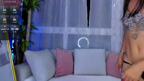 Snapshot of nicole_duran3095 chatting on July 22, 4:04 am Nick online show from July 22, 4:04 am