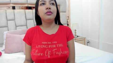 nicole_fisherr online show from December 20, 8:17 am