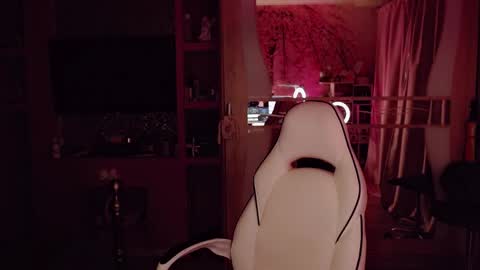 Nicole online show from March 8, 6:17 am