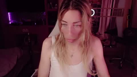 Nicole online show from July 1, 1:29 am