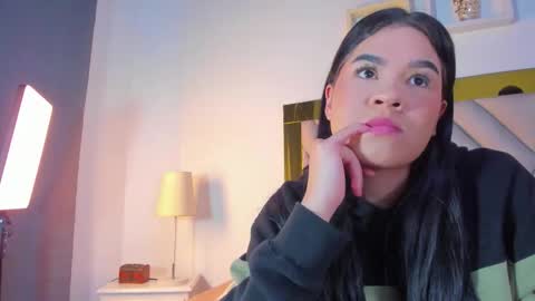 Snapshot of nicole_grace0 chatting on October 10, 12:04 pm nicole_grace0 online show from October 10, 12:04 pm