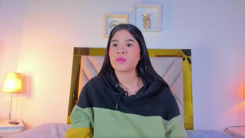 Snapshot of nicole_grace0 chatting on October 25, 12:02 pm nicole_grace0 online show from October 25, 12:02 pm