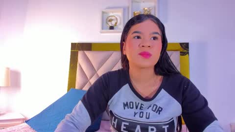 Snapshot of nicole_grace0 chatting on November 8, 12:05 pm nicole_grace0 online show from November 8, 12:05 pm