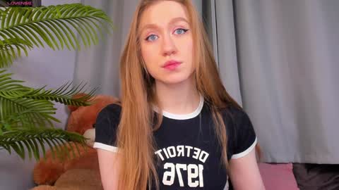 Snapshot of nicole_grifin chatting on January 13, 1:17 pm Nicole Grifin online show from January 13, 1:17 pm