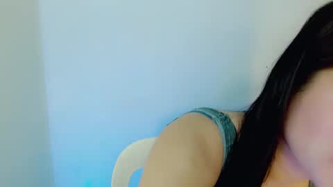 Snapshot of nicole_kiss01 chatting on February 26, 8:59 am nicole_kiss01 online show from February 26, 8:59 am