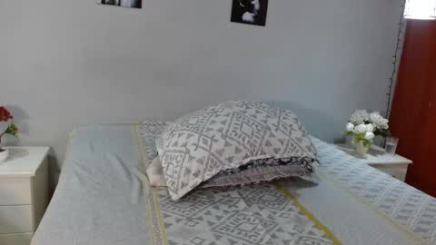 nicole_mayer01 online show from September 30, 11:04 am