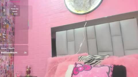 nicole_rosales online show from September 25, 8:12 pm