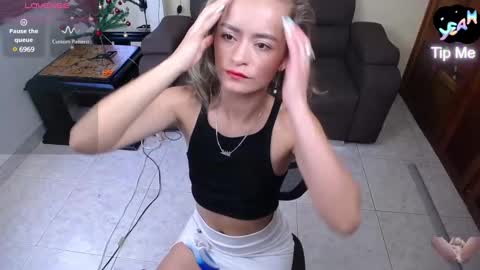 Nicole Santana online show from December 6, 10:19 pm
