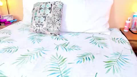 N i c o l e  online show from January 10, 8:43 pm