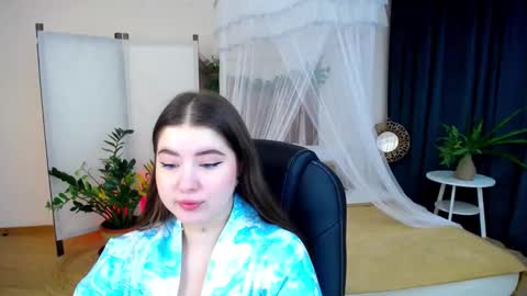 nicolefoxery online show from December 6, 3:19 am