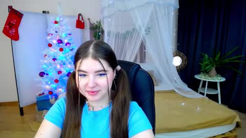 nicolefoxery online show from December 8, 6:17 pm