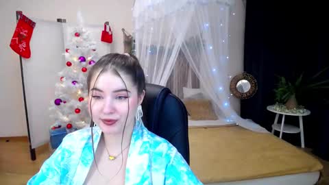 nicolefoxery online show from December 18, 10:13 pm