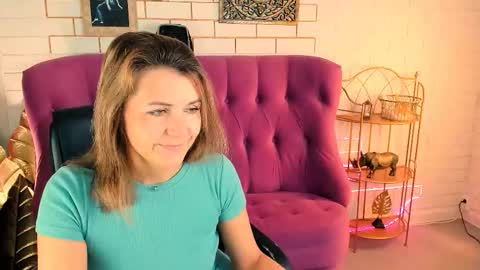 nicolehits online show from September 26, 9:35 am