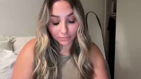 Snapshot of nicolelovesyou444 chatting on October 10, 6:56 am nicolelovesyou444 online show from October 10, 6:56 am