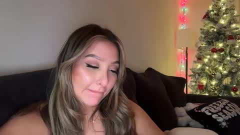 nicolelovesyou444 online show from December 4, 5:17 am