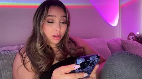 nicolelovesyou444 online show from February 20, 3:23 pm