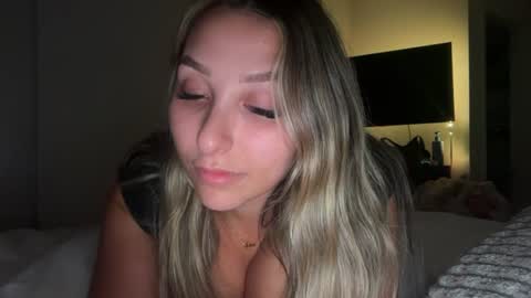 nicolelovesyou444 online show from July 1, 5:31 am