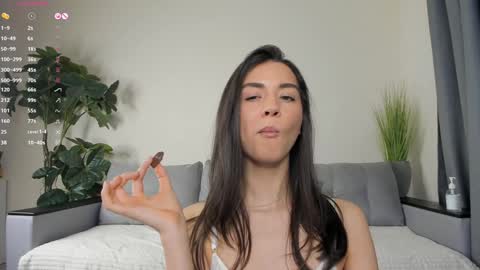 Dua Lipa online show from December 18, 4:28 pm