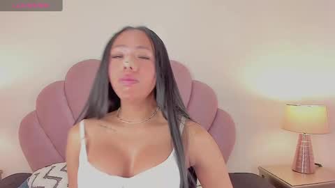 Snapshot of nicoleparadise_ chatting on October 8, 12:25 pm NICOLE online show from October 8, 12:25 pm